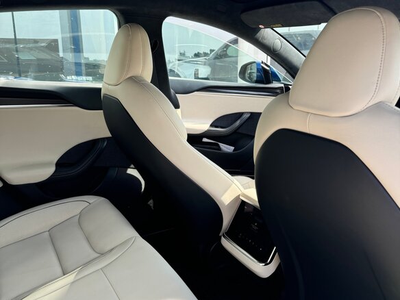 2021 Tesla Model S Plaid I Рестайлинг 2, синий, 8000000 рублей - вид 11