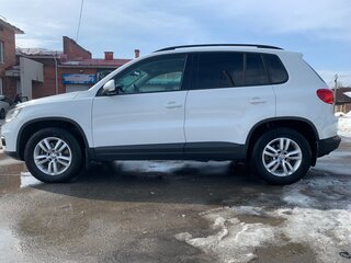 2015 Volkswagen Tiguan I Рестайлинг, белый, 1800000 рублей, вид 3