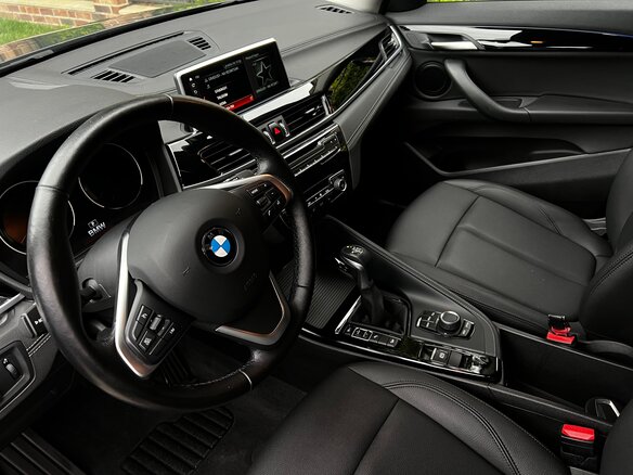 2020 BMW X2 xDrive18d I (F39), серый - вид 23