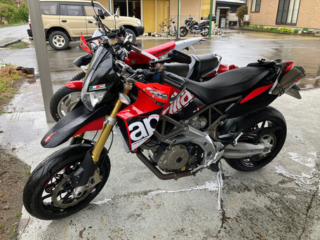 2009 Aprilia Dorsoduro 750, красный, 560000 рублей, вид 1