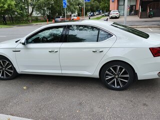 2025 Skoda Superb III Рестайлинг, белый, 3400000 рублей, вид 5
