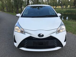 2019 Toyota Vitz III (XP130) Рестайлинг 2, белый, 1450000 рублей, вид 1
