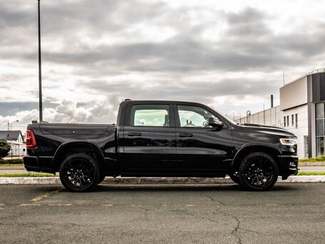 2026 Ram 1500 Crew Cab V Рестайлинг, чёрный, 9470000 рублей, вид 3