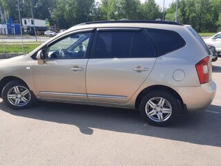 2008 Kia Carens II (UN), бежевый, 680000 рублей, вид 1