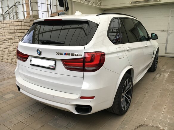 2014 BMW X5 M50d III (F15), белый, 4500000 рублей - вид 2