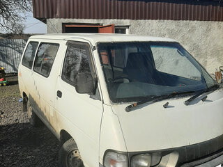 1994 Toyota Town Ace II Рестайлинг 3, белый, 380000 рублей, вид 1