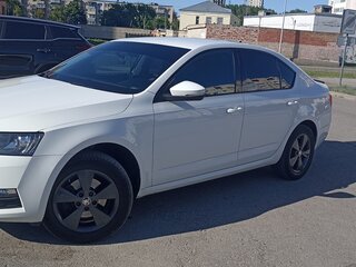 2018 Skoda Octavia III (A7) Рестайлинг, белый, 1440000 рублей, вид 1