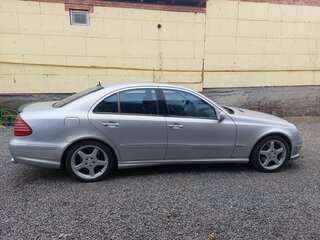 2003 Mercedes-Benz E-Класс 320 III (W211, S211), серебристый, 1050000 рублей, вид 2