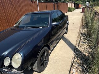 1999 Mercedes-Benz E-Класс 240 II (W210, S210), синий, 550000 рублей, вид 4