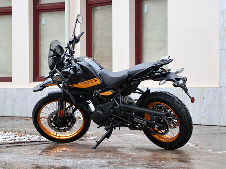 2025 Royal Enfield Himalayan, чёрный, 599900 рублей, вид 3