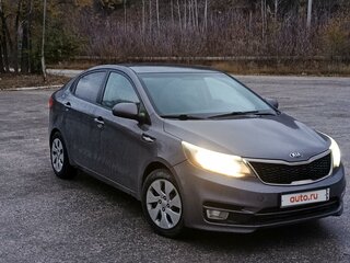 2015 Kia Rio III Рестайлинг, серый, 950000 рублей, вид 4