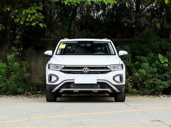 2026 Volkswagen T-Roc I Рестайлинг, белый, 2400000 рублей - вид 2
