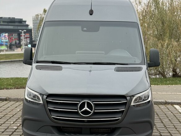 2019 Mercedes-Benz Sprinter, серый, 4900000 рублей - вид 2