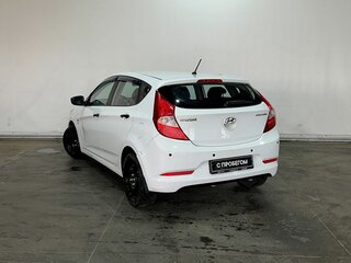 2015 Hyundai Solaris I Рестайлинг, белый, 812000 рублей, вид 4