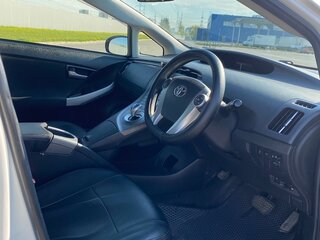 2015 Toyota Prius III Рестайлинг (XW30), белый, 1450000 рублей, вид 2