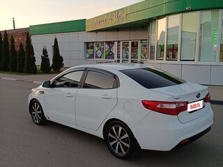 2013 Kia Rio III, белый, 600000 рублей, вид 4