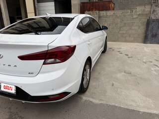 2019 Hyundai Elantra VI (AD) Рестайлинг, белый, 1650000 рублей, вид 4