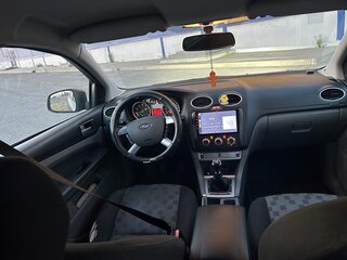 2009 Ford Focus II Рестайлинг, чёрный, 600000 рублей, вид 5