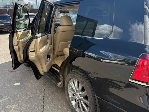 2011 Lexus LX 570 III, чёрный, 3700000 рублей - вид 1