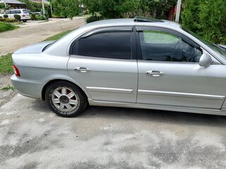 2005 Kia Magentis I Рестайлинг, серебристый, 240000 рублей, вид 3