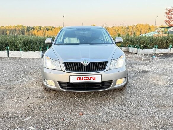 2012 Skoda Octavia II (A5) Рестайлинг, бежевый, 800000 рублей - вид 3