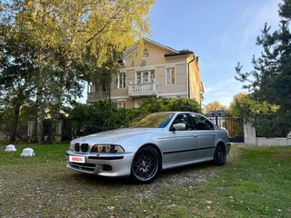 2001 BMW 5 серии 535i IV (E39) Рестайлинг, серебристый, 1599000 рублей, вид 4