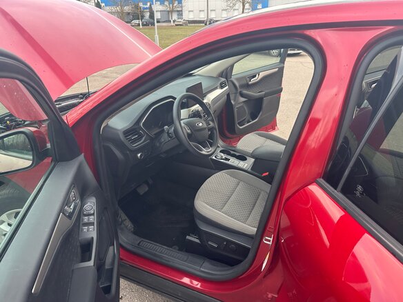 2020 Ford Escape IV, красный, 1380000 рублей - вид 10