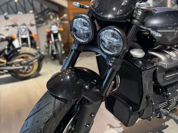 2024 Triumph Rocket 3, чёрный, 3600000 рублей - вид 13