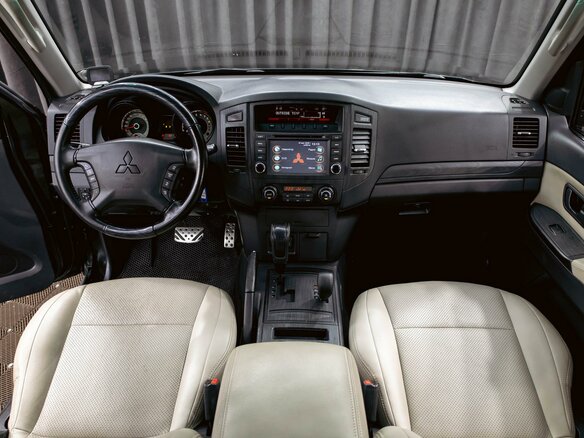 2014 Mitsubishi Pajero IV Рестайлинг 1, чёрный, 1765000 рублей - вид 15