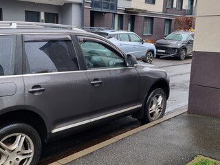 2008 Volkswagen Touareg I Рестайлинг, серый, 1150000 рублей, вид 5