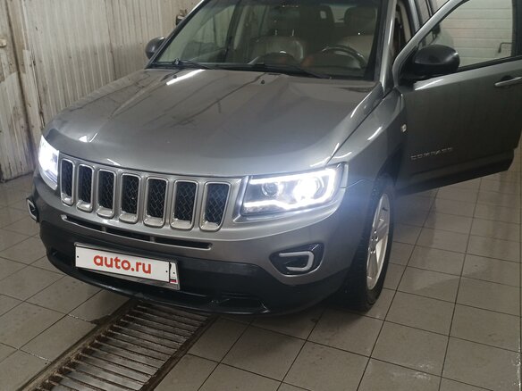 2012 Jeep Compass I Рестайлинг, серый, 1100000 рублей - вид 4