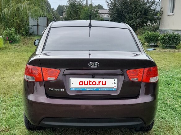 2010 Kia Cerato 6-speed II, пурпурный, 600000 рублей - вид 4