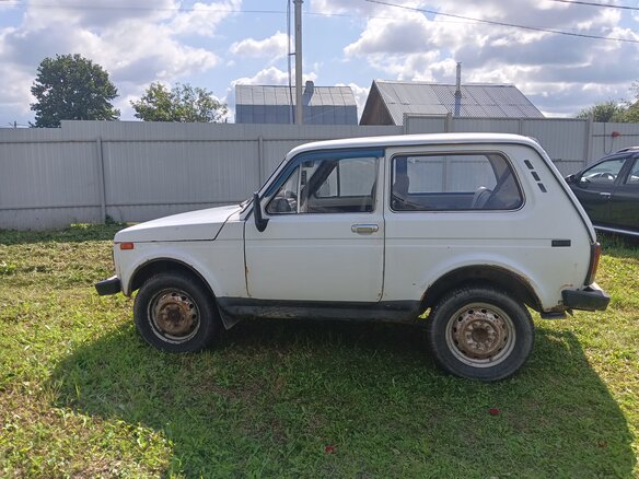 1997 Lada (ВАЗ) 2121 (4x4) I Рестайлинг, белый, 400000 рублей - вид 9
