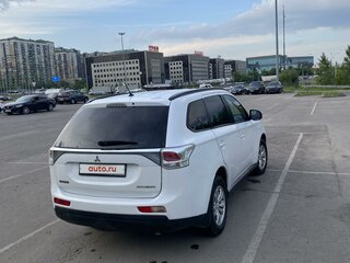 2012 Mitsubishi Outlander III, белый, 1350000 рублей, вид 4