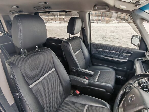 2016 Honda Stepwgn V, чёрный, 2250000 рублей - вид 7