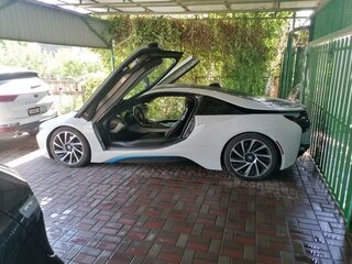 2016 BMW i8 I, белый, 7300000 рублей, вид 3