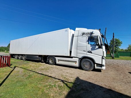 2014 Volvo FH, белый, 7000000 рублей, вид 3