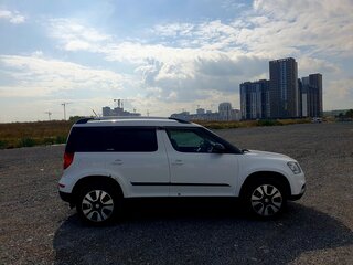 2015 Skoda Yeti I Рестайлинг, белый, 1300000 рублей, вид 5