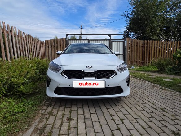 2019 Kia Ceed III, белый, 1600000 рублей - вид 1