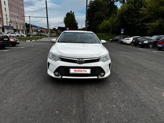 2017 Toyota Camry VII (XV50) Рестайлинг, белый, 2100000 рублей, вид 2