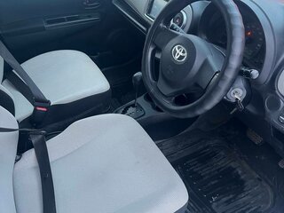 2012 Toyota Vitz III (XP130), серый, 740000 рублей, вид 5