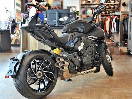 2024 Ducati Diavel V4, чёрный, 3400000 рублей, вид 5