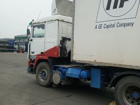 1994 Volvo F-Series, белый, 800000 рублей, вид 1