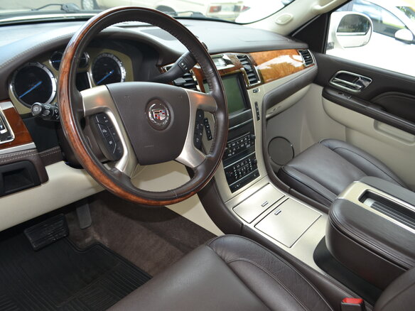 2012 Cadillac Escalade III, белый - вид 13
