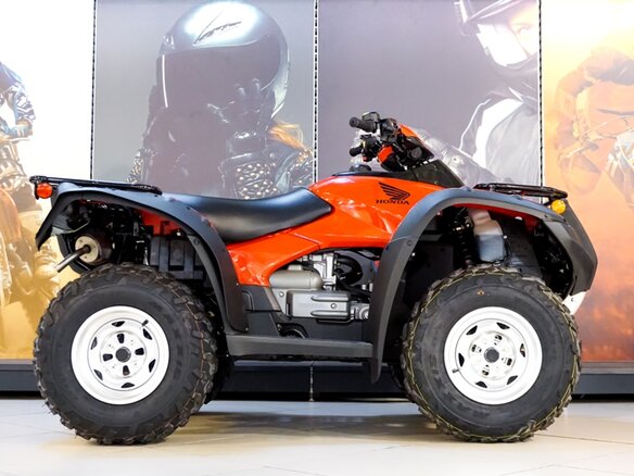 2019 Honda TRX 680 (Rincon), красный - вид 3