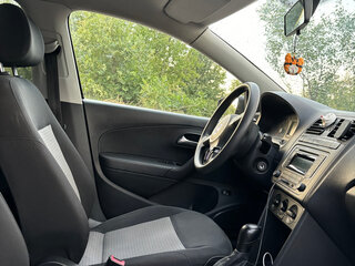 2014 Volkswagen Polo V, чёрный, 1100000 рублей, вид 4