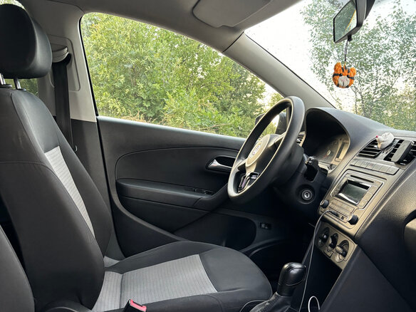 2014 Volkswagen Polo V, чёрный, 1100000 рублей - вид 3