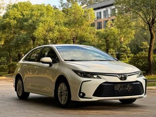 2021 Toyota Corolla XII (E210), белый, 1675000 рублей, вид 3