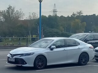 2020 Toyota Camry VIII (XV70), белый, 3200000 рублей, вид 1
