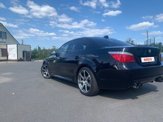 2009 BMW 5 серии 525xi V (E60/E61) Рестайлинг, чёрный, 2300000 рублей, вид 3